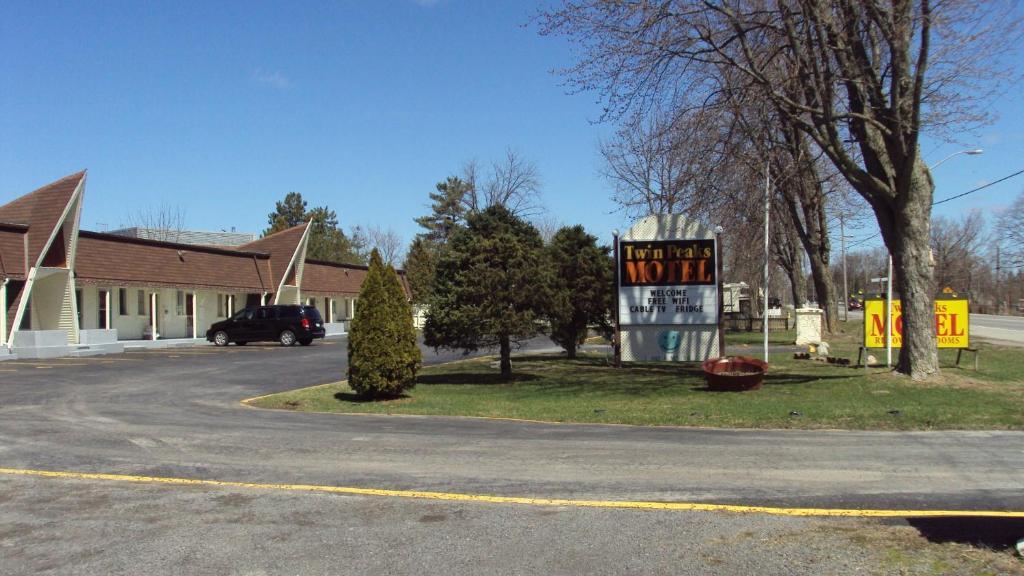 Twin Peaks Motel Napanee Luaran gambar
