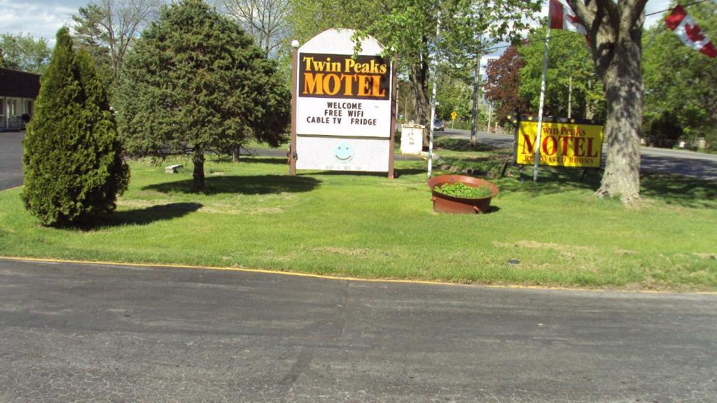 Twin Peaks Motel Napanee Luaran gambar